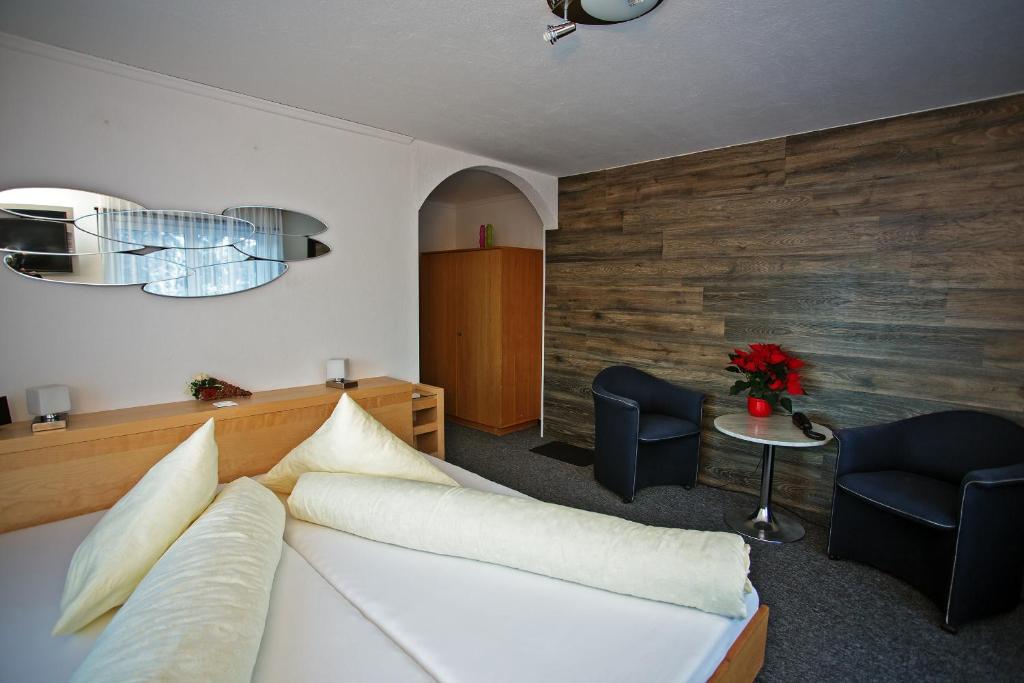 Hotel Eden غراشن الغرفة الصورة